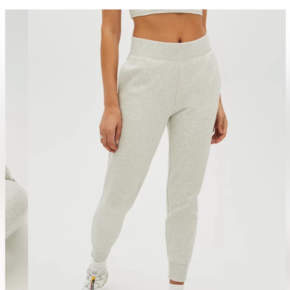 Aritzia TNA CozyAF Perfect Pocket Sweatpants